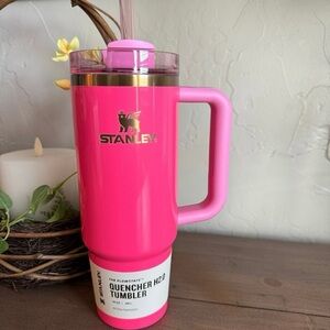 Stanley Pink Parade 30 Oz Quencher NWT